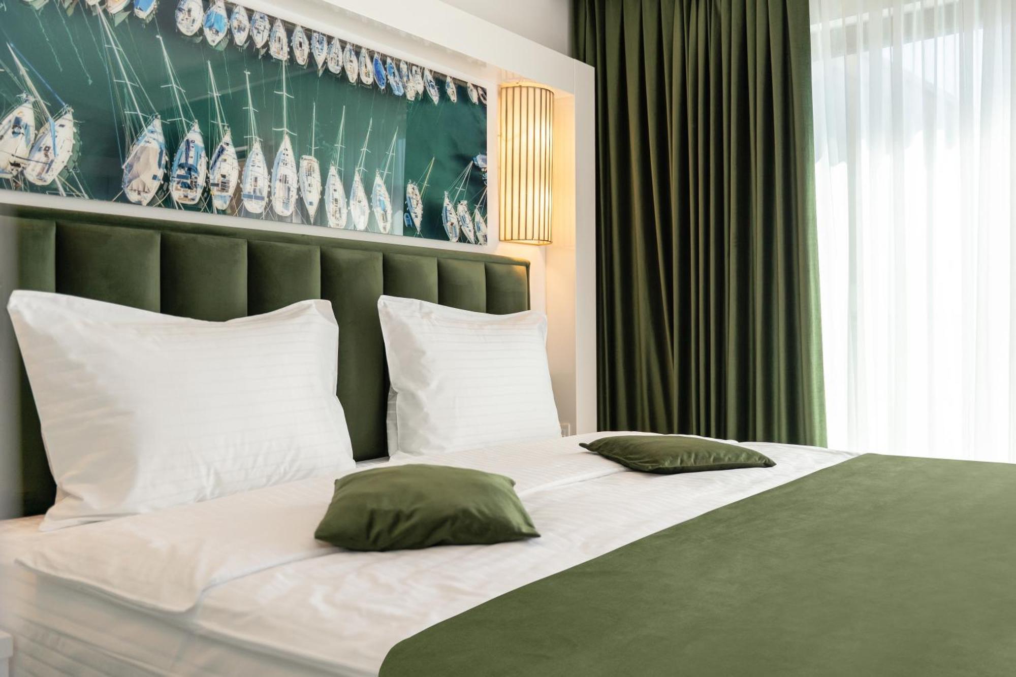 Luxe 4*